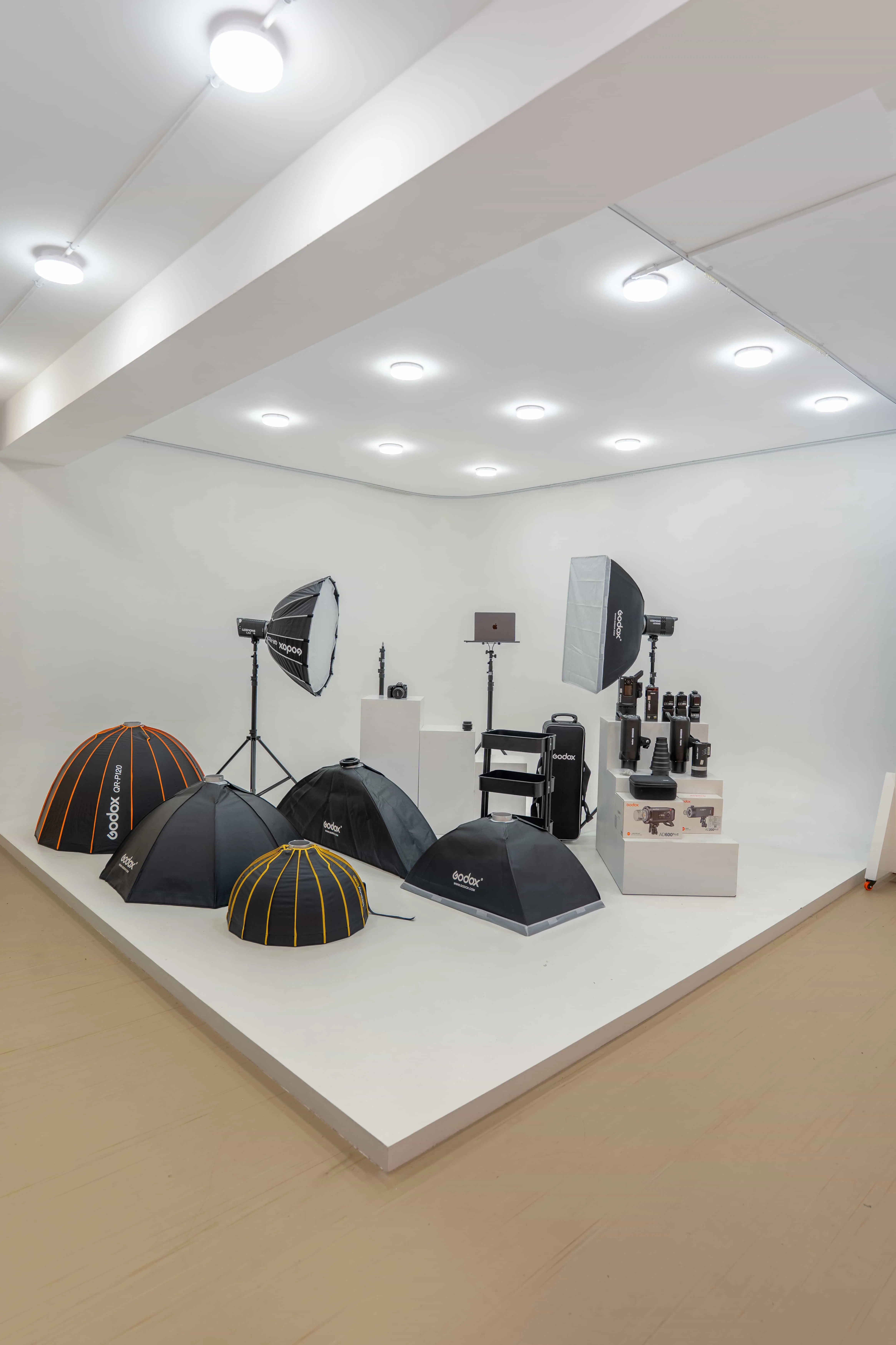 Fully equipped cyclorama infinity wall studio rental with professional lighting, backdrops and equipment for product photography, fashion shoots and brand campaigns with 20+ setups in Banaswadi Bangalore